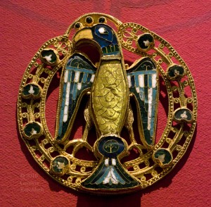 Eagle Fibula from Stadthausstraße/Schusterstraße Mainz; gold, enamel, and sapphire; c.1000; LMM O,1518